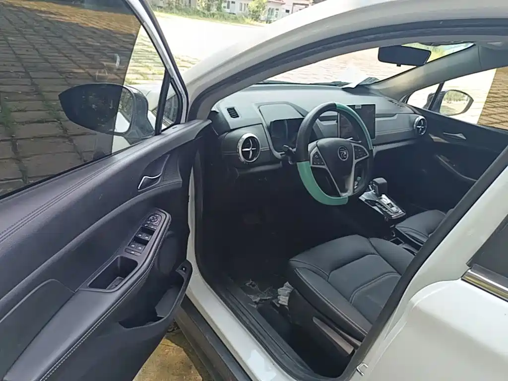 BYD Yuan EV — миниатюра 16