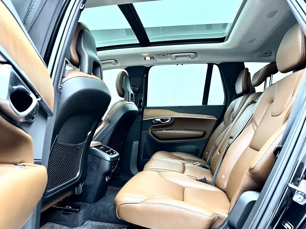 Volvo XC90 — миниатюра 18