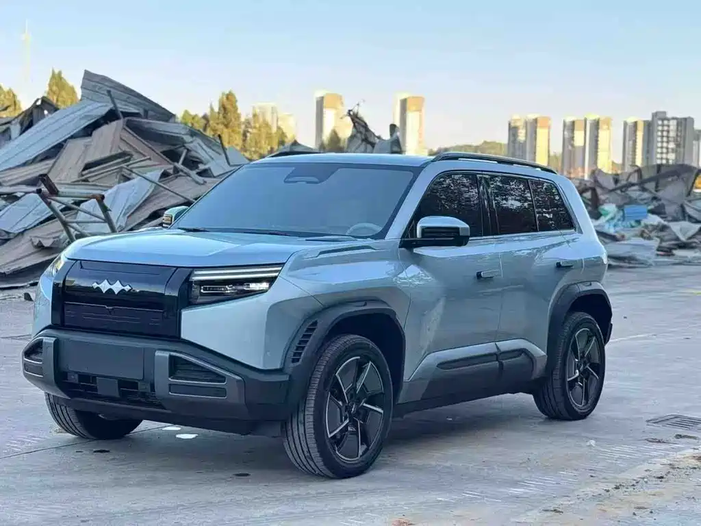 Fang Cheng Bao Titanium 3 2025