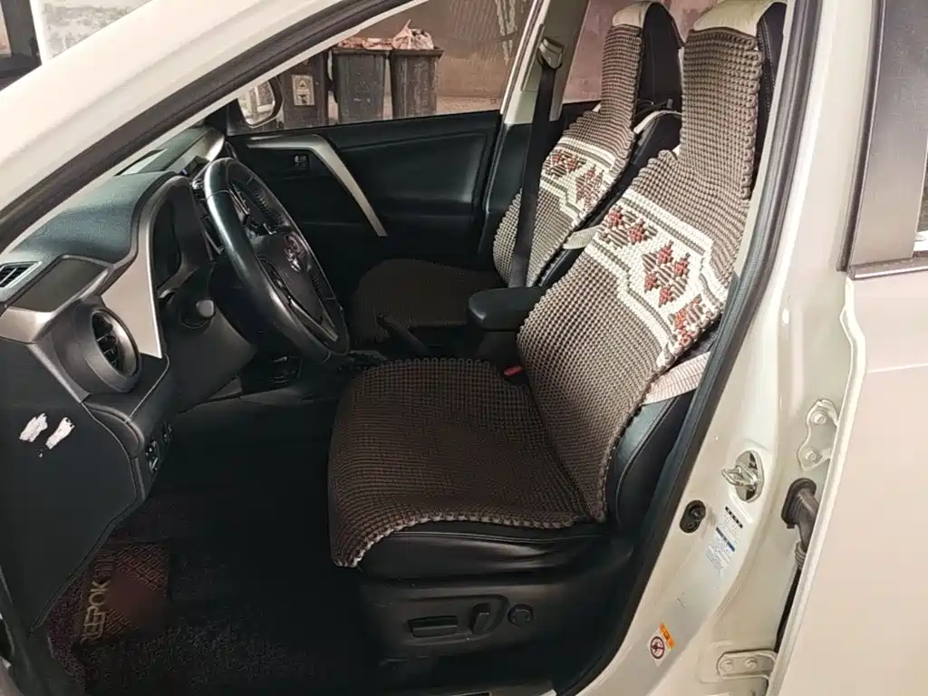 Toyota RAV4 — миниатюра 15