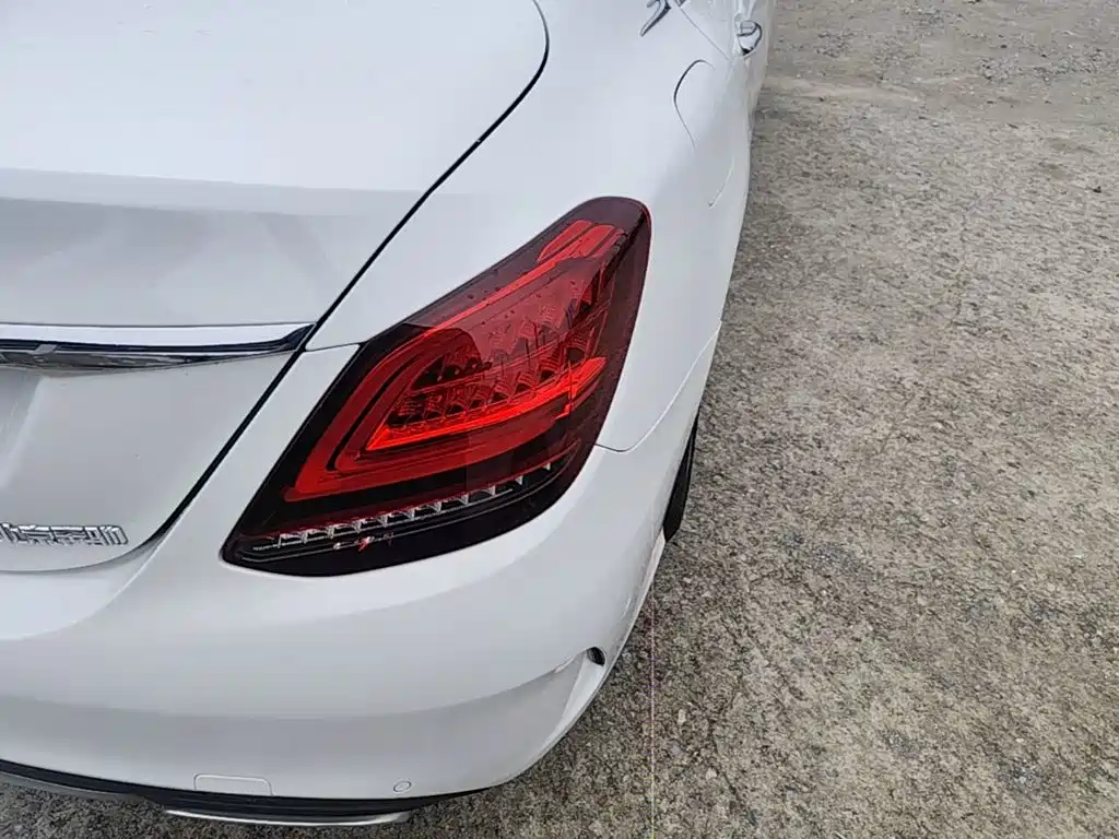 Mercedes-Benz C-Class — миниатюра 8