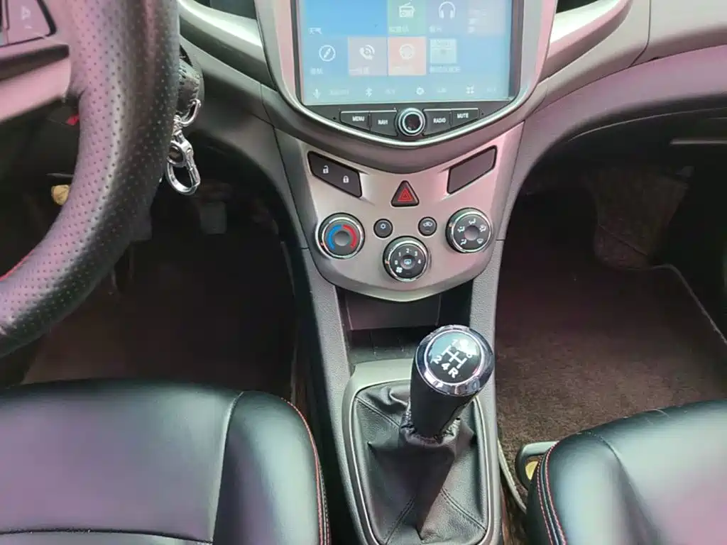 Chevrolet Aveo — миниатюра 14