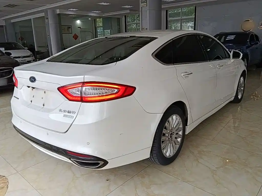 Ford Mondeo — миниатюра 7