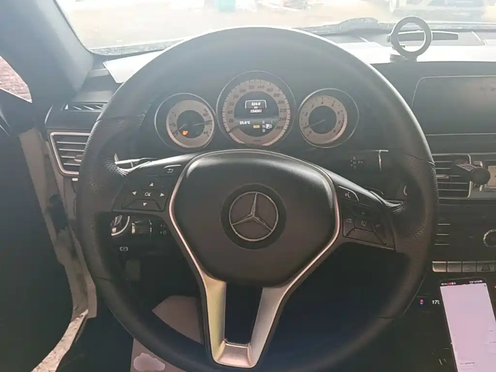 Mercedes-Benz E-Class (Import) — миниатюра 11