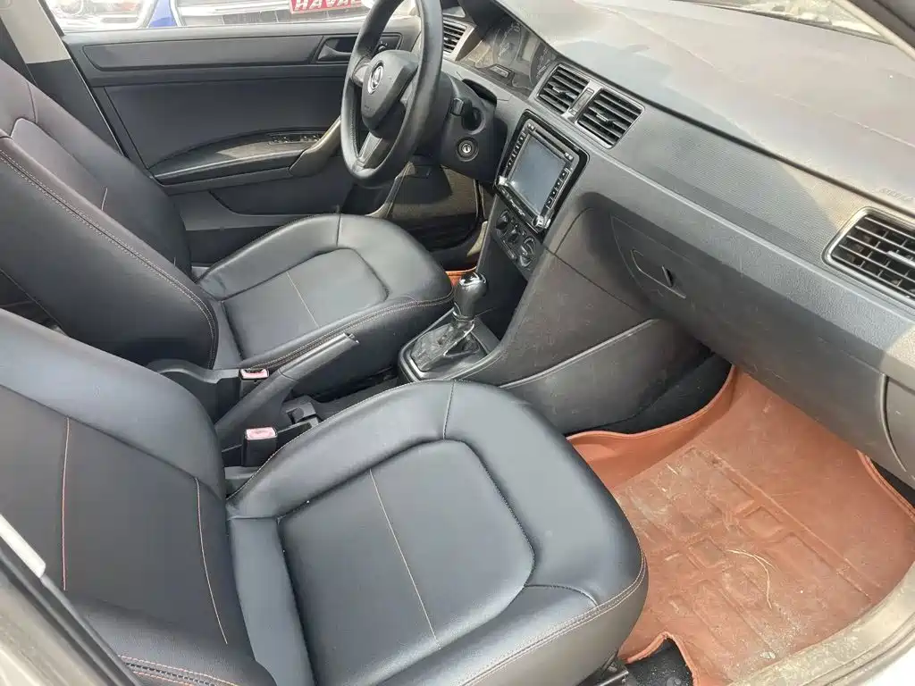 Skoda Rapid Spaceback — миниатюра 5
