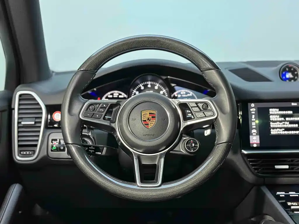 Porsche Cayenne — миниатюра 18