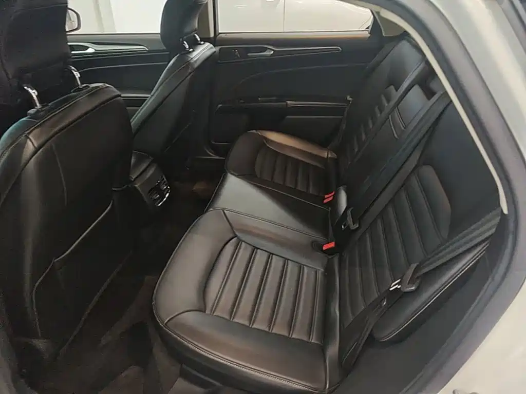 Ford Mondeo — миниатюра 17