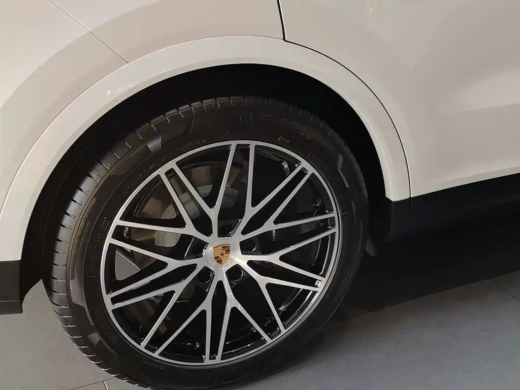 Porsche Cayenne — миниатюра 16