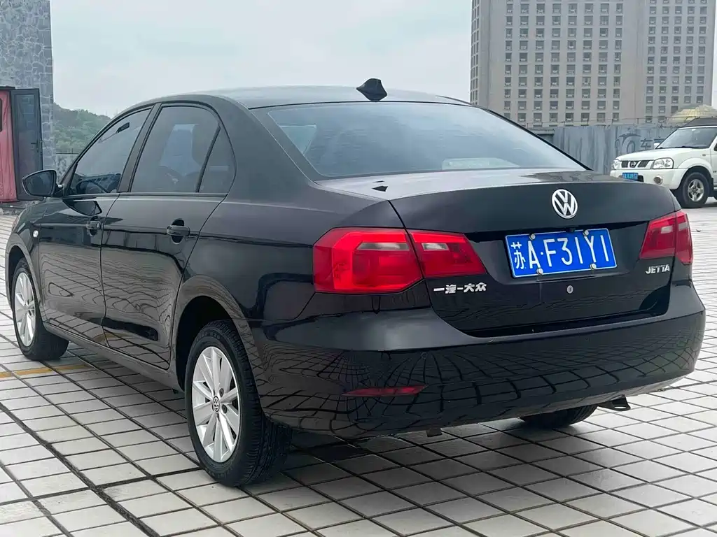 Volkswagen Jetta — миниатюра 4