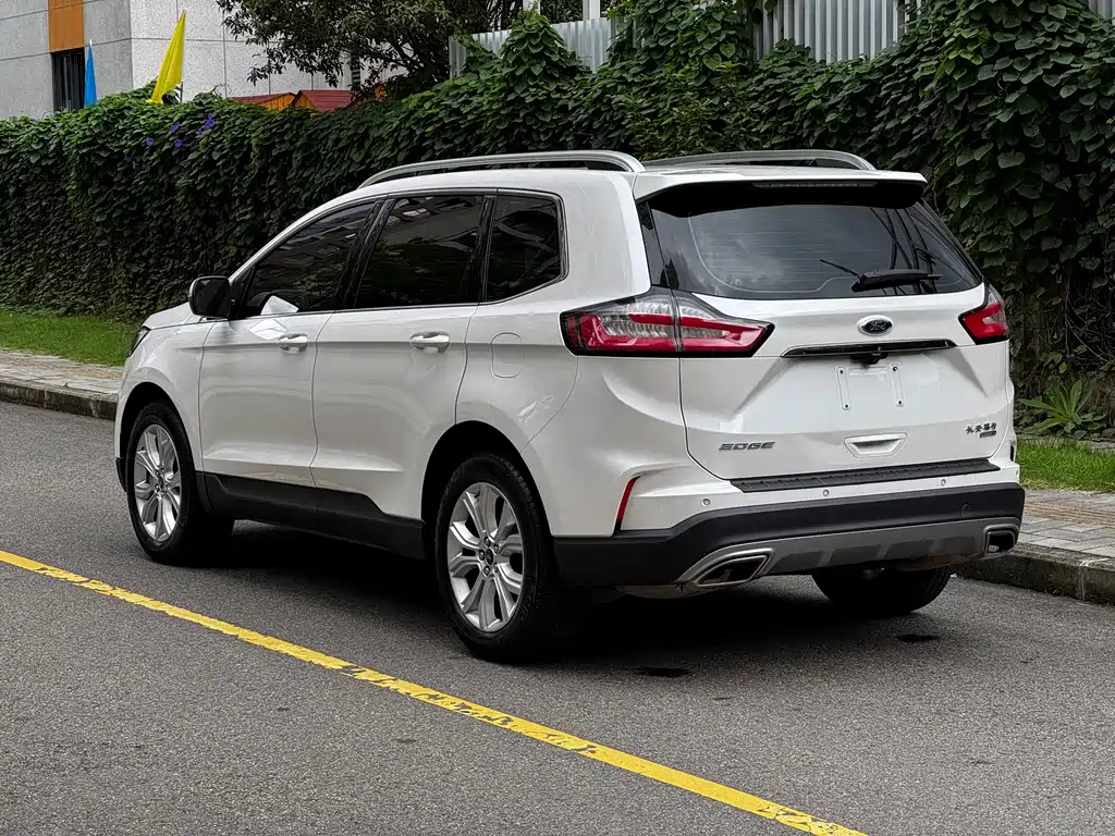 Ford Edge — миниатюра 6