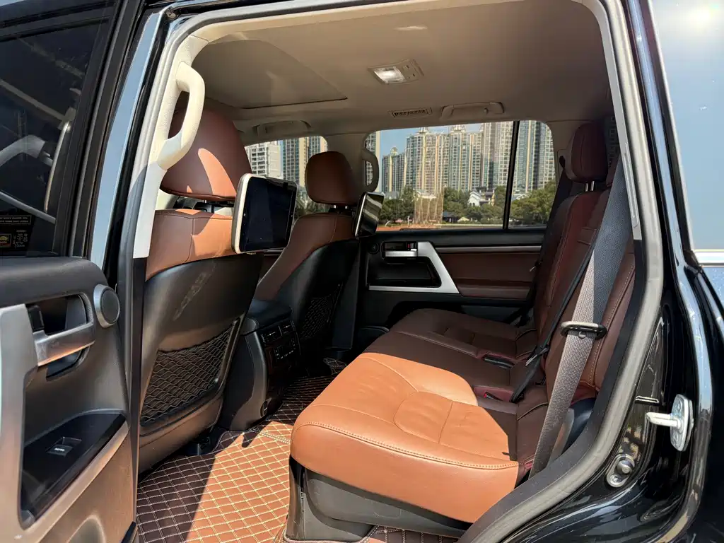 Toyota Land Cruiser 2019 5.7L VX-R GTS