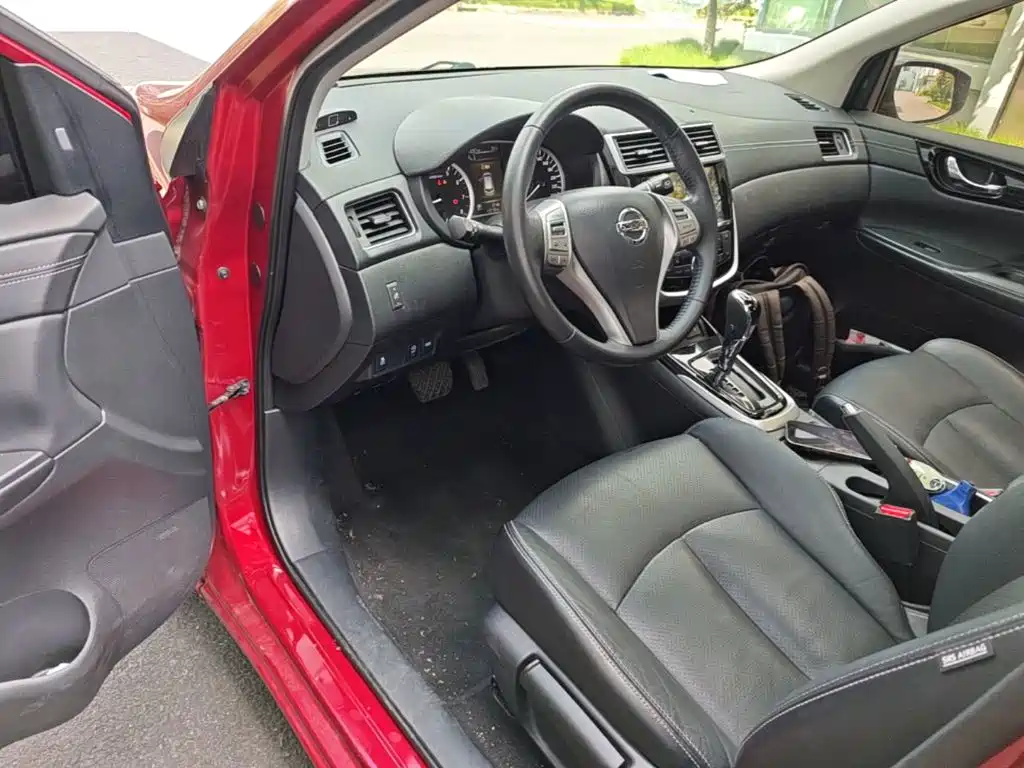 Nissan Tiida — миниатюра 16