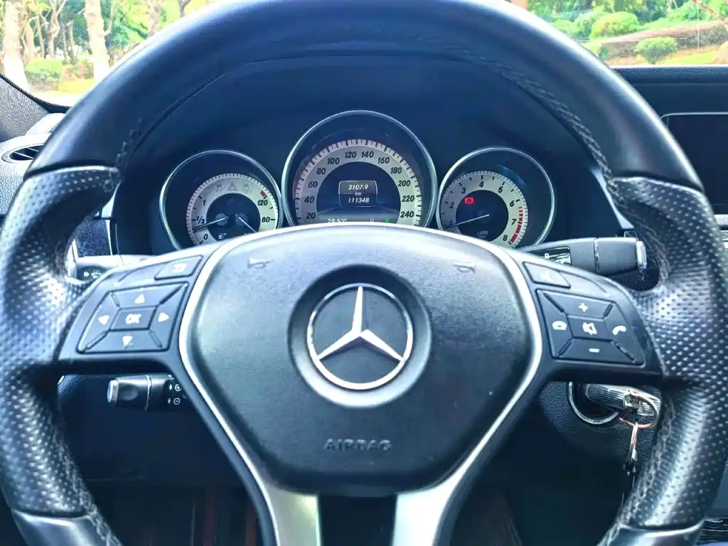 Mercedes-Benz E-Class — миниатюра 15