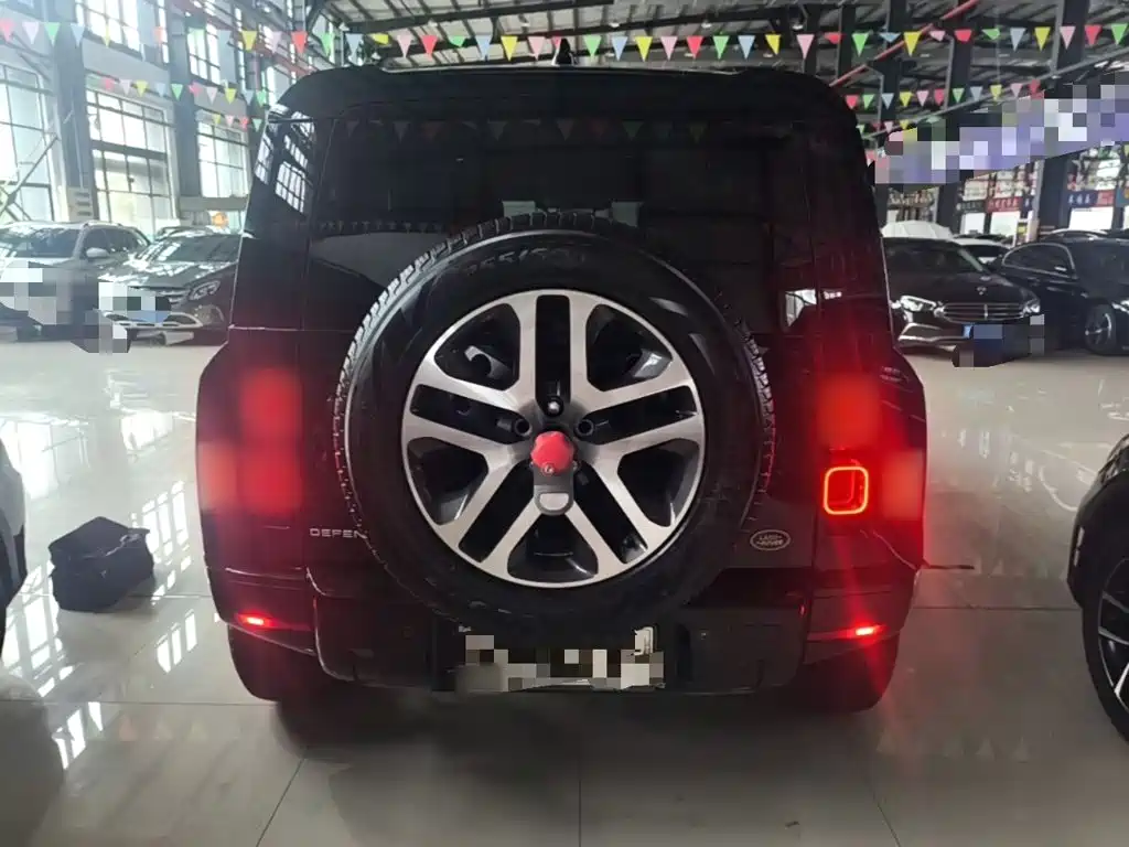 Land Rover Defender — миниатюра 6