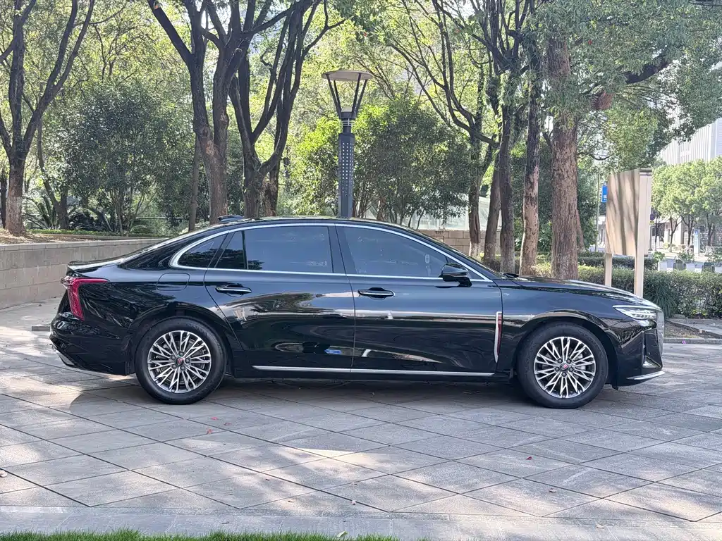 Hongqi Hongqi H5 — миниатюра 17