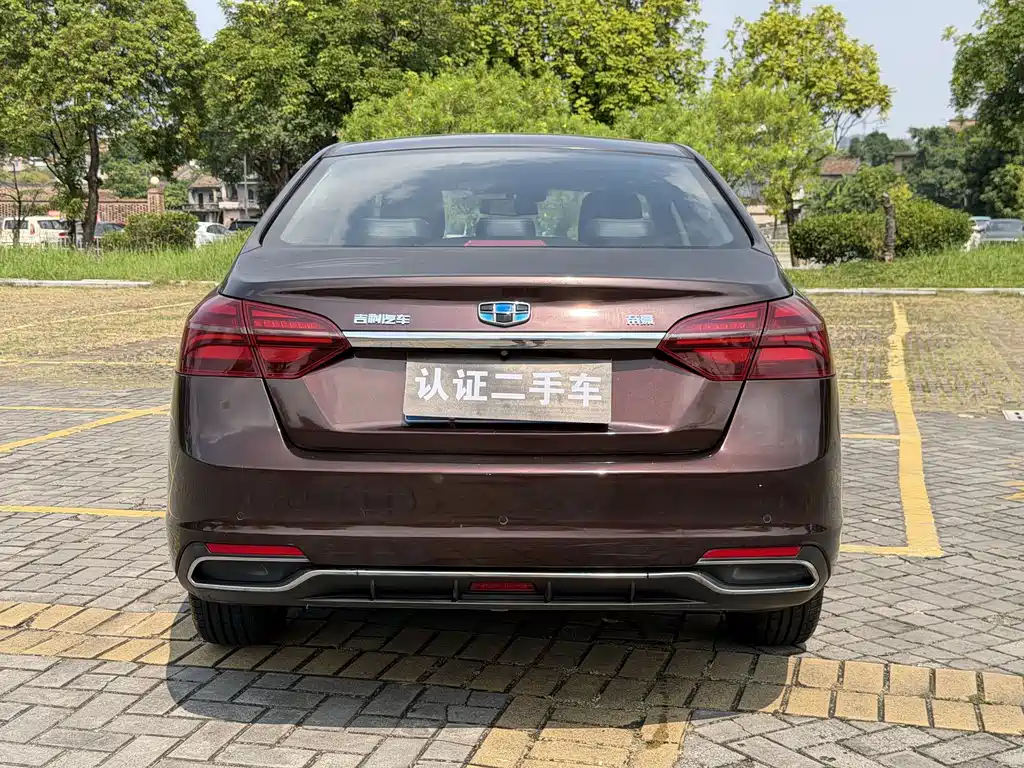 Geely Emgrand — миниатюра 13