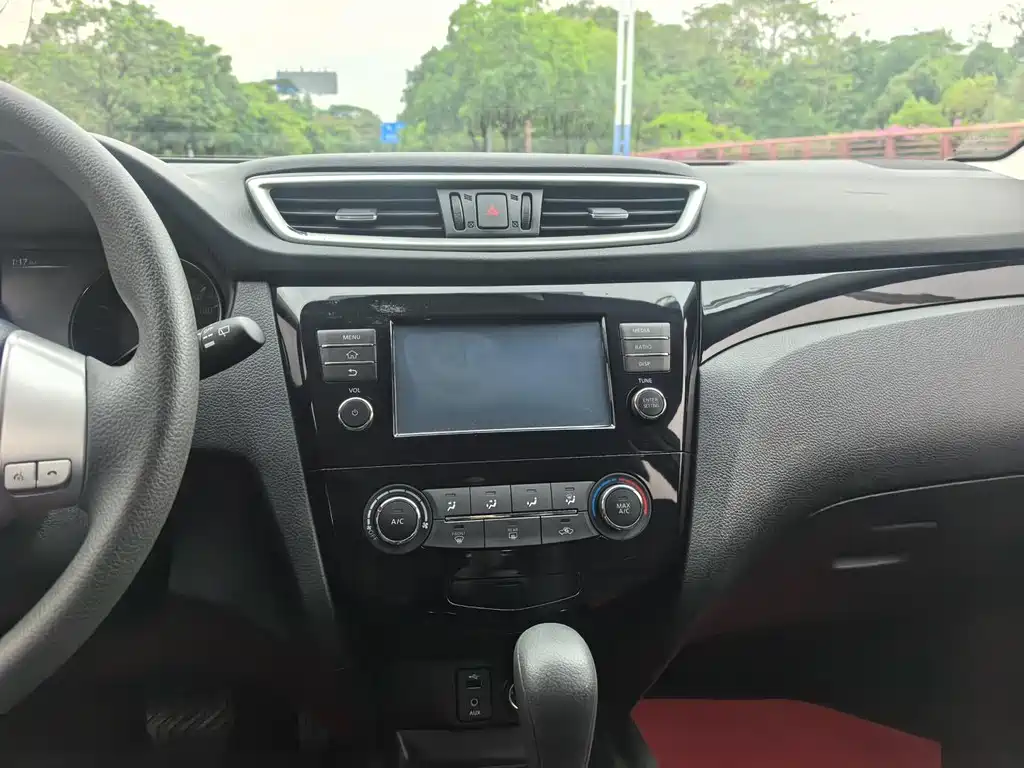Nissan Qashqai — миниатюра 9