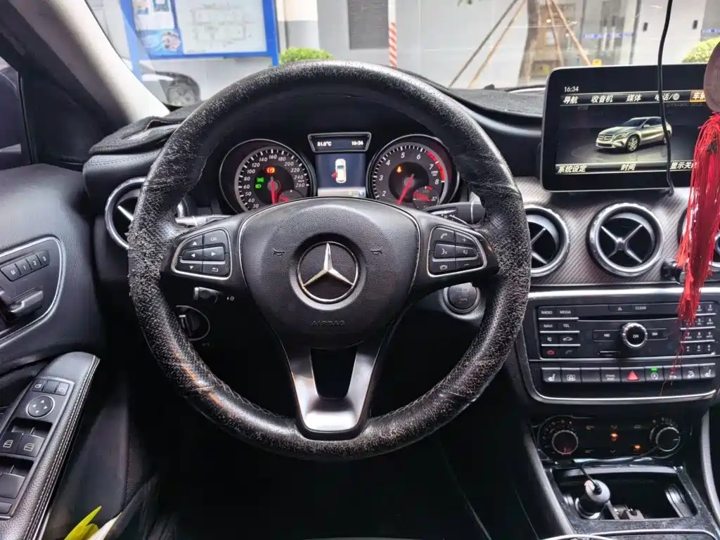 Mercedes-Benz GLA — миниатюра 11