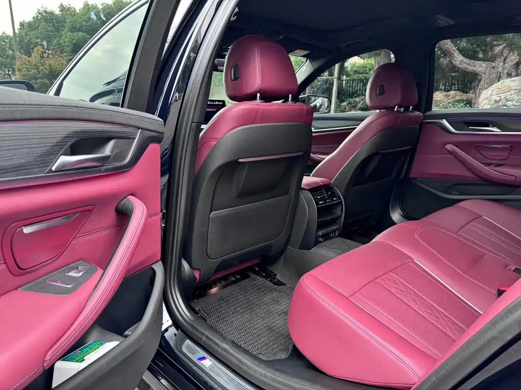BMW 5 Series — миниатюра 10