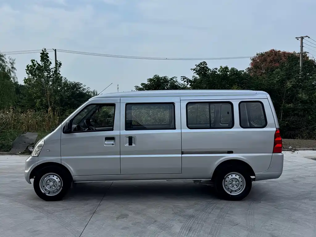 Wuling Rongguang — миниатюра 3