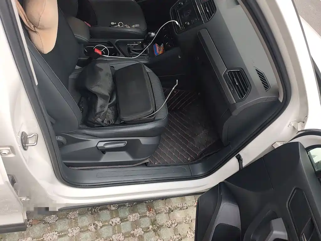 Volkswagen Tiguan L — миниатюра 19