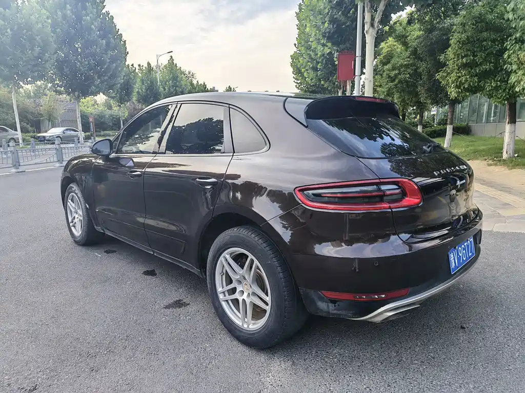 Porsche Macan — миниатюра 8