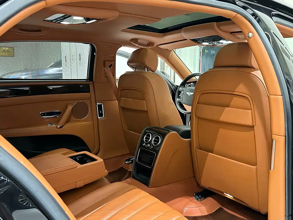 Bentley Flying Spur — миниатюра 15