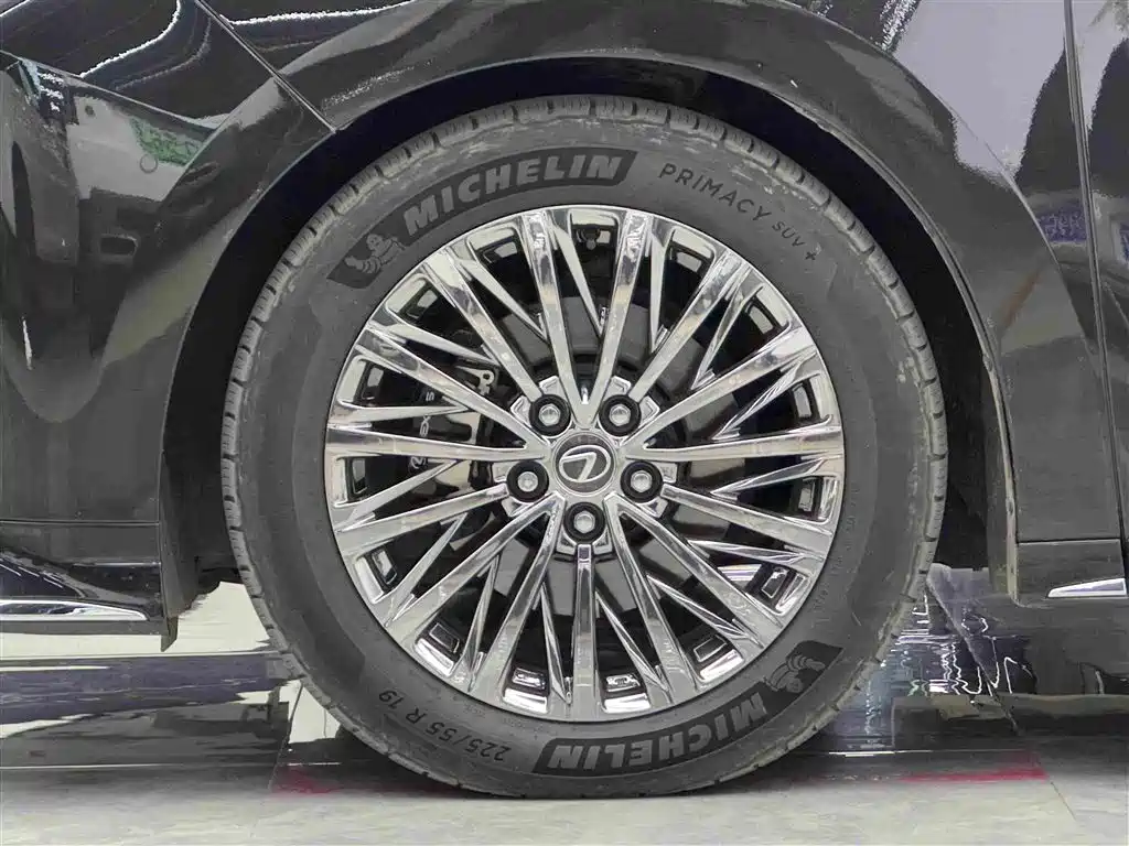 Lexus LM — миниатюра 5