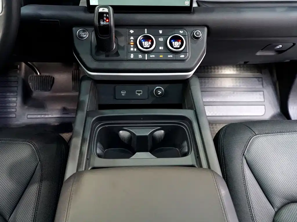 Land Rover Defender — миниатюра 15