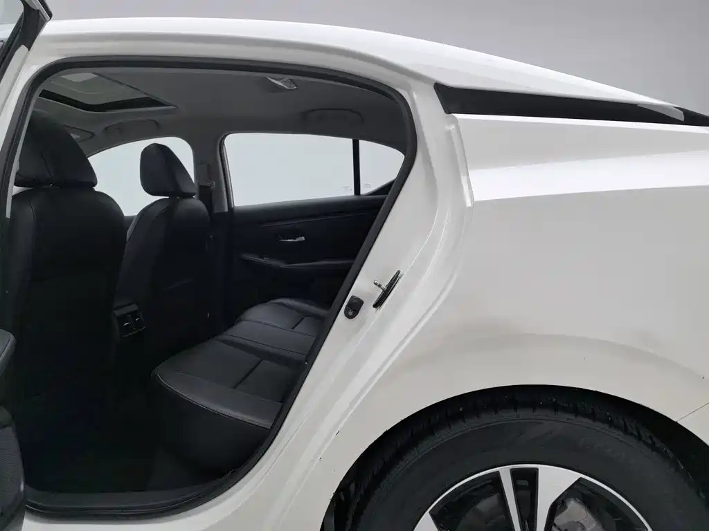 Nissan Sylphy — миниатюра 15