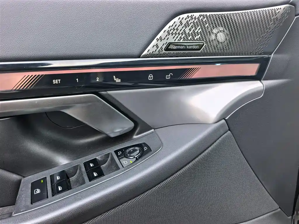 BMW i5 — миниатюра 25