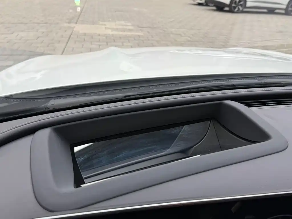 Mercedes-Benz C-Class — миниатюра 13