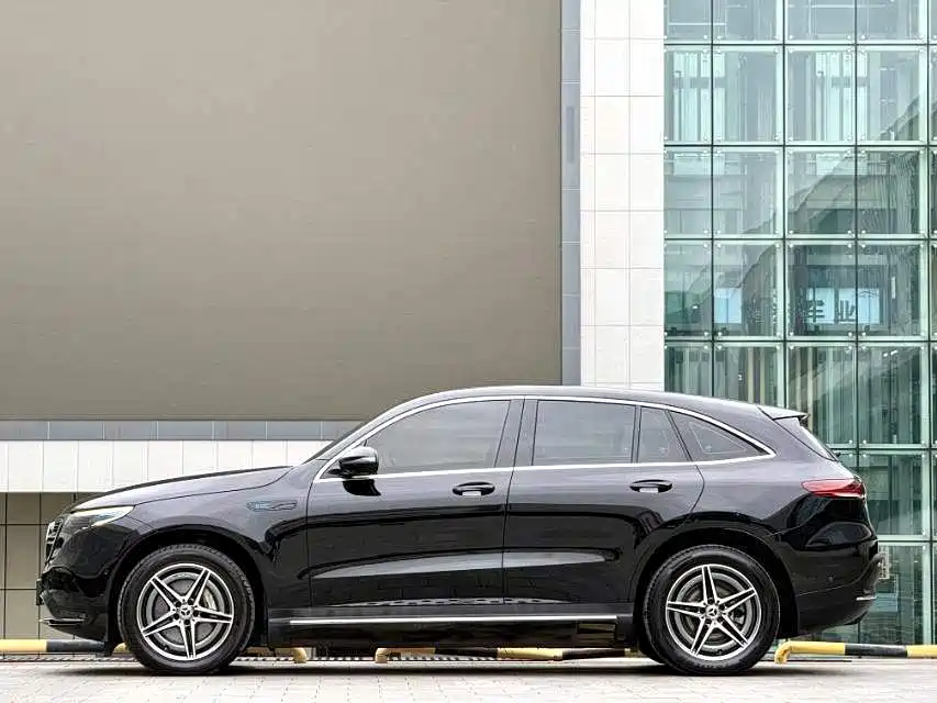 Mercedes-Benz EQC — миниатюра 7