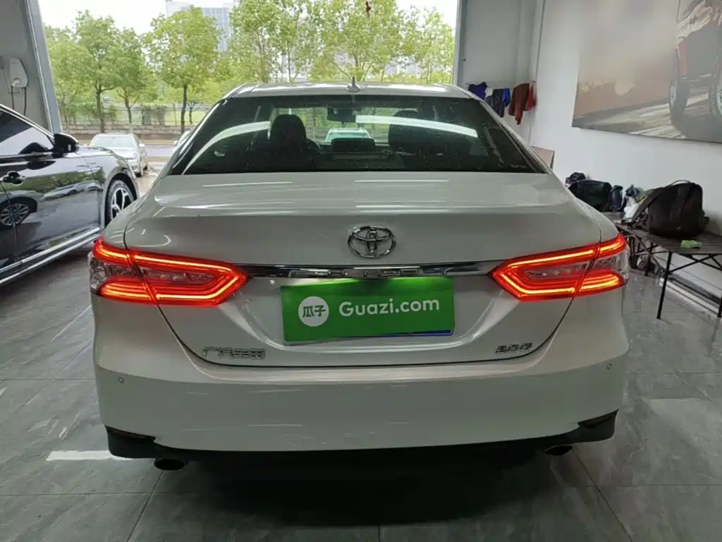 Toyota Camry — миниатюра 6