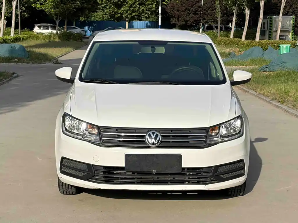 Volkswagen Santana — миниатюра 2