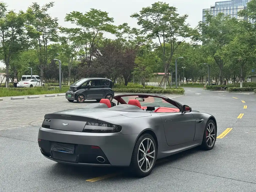 Aston Martin V8 Vantage — миниатюра 10