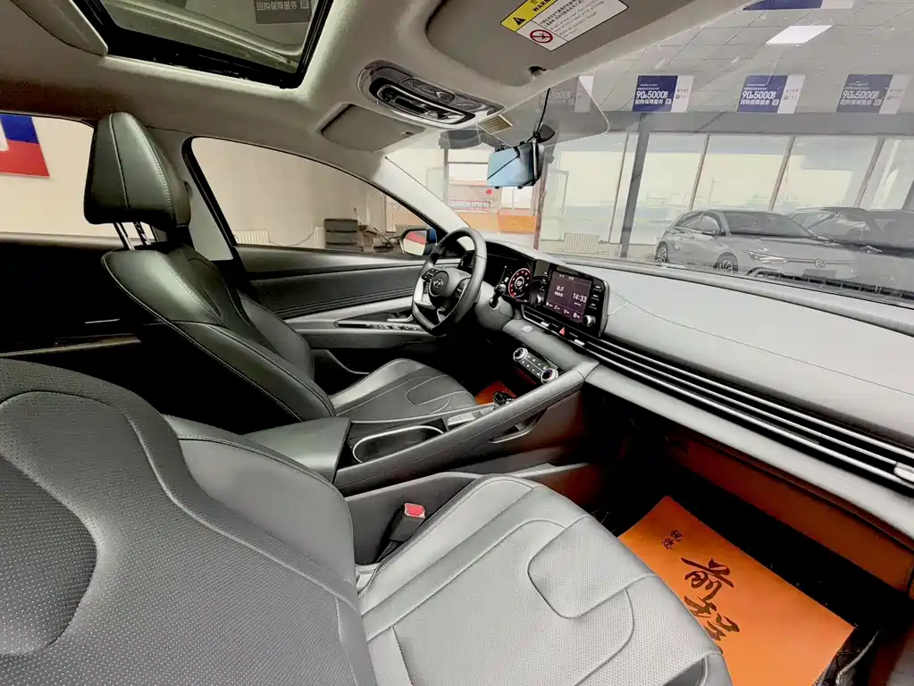 Hyundai Elantra — миниатюра 17
