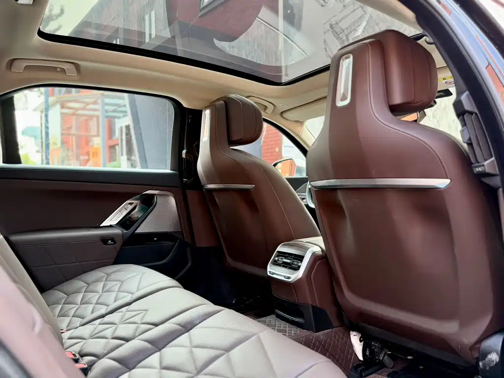 BMW i7 — миниатюра 15