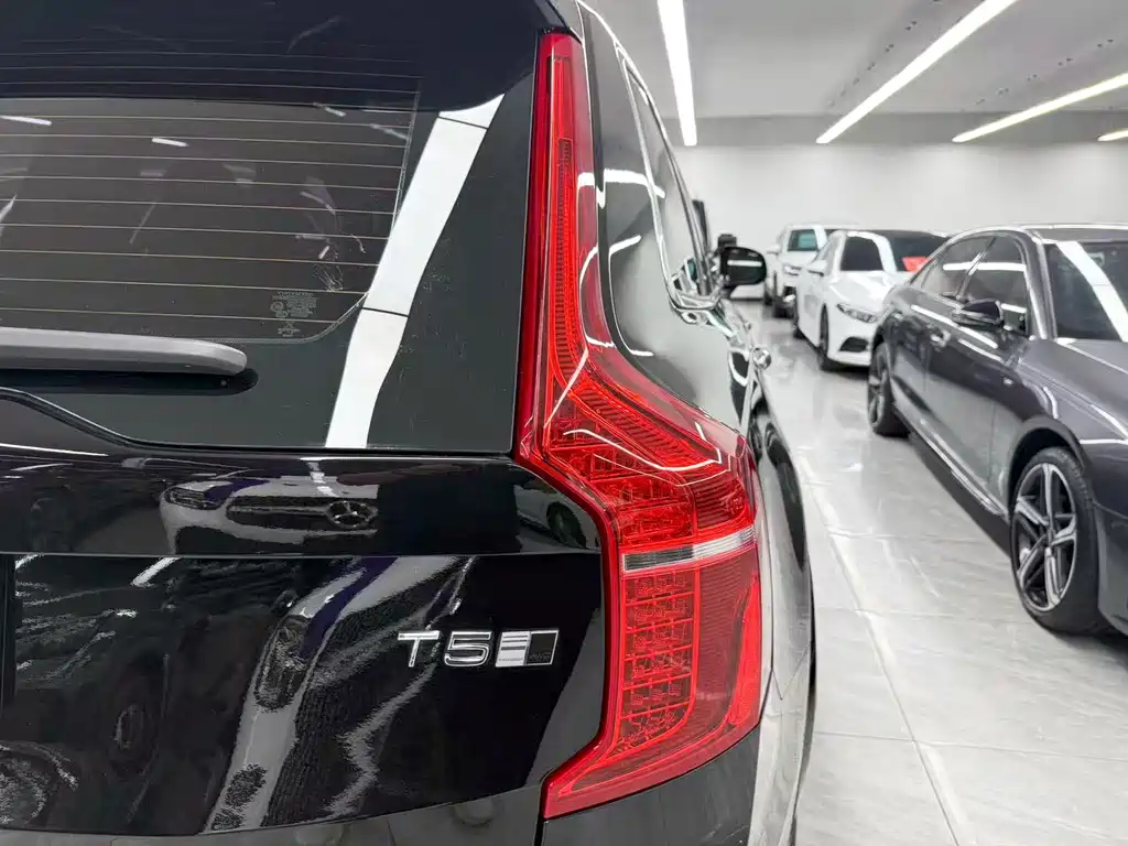 Volvo XC90 — миниатюра 21