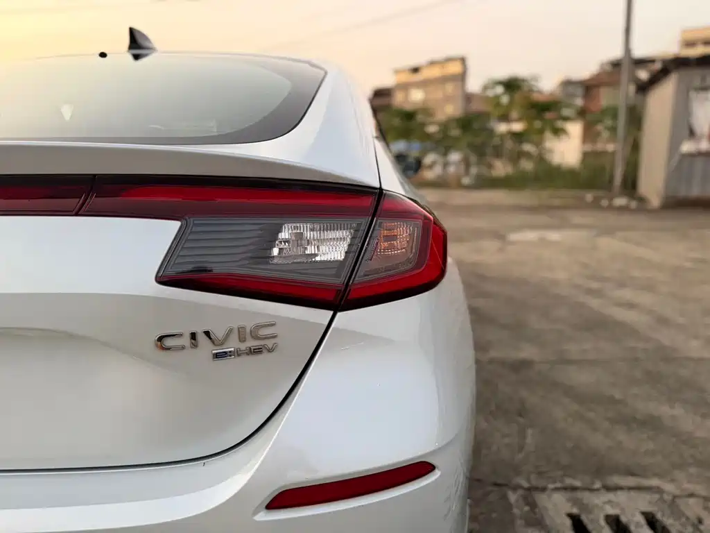 Honda Civic — миниатюра 16