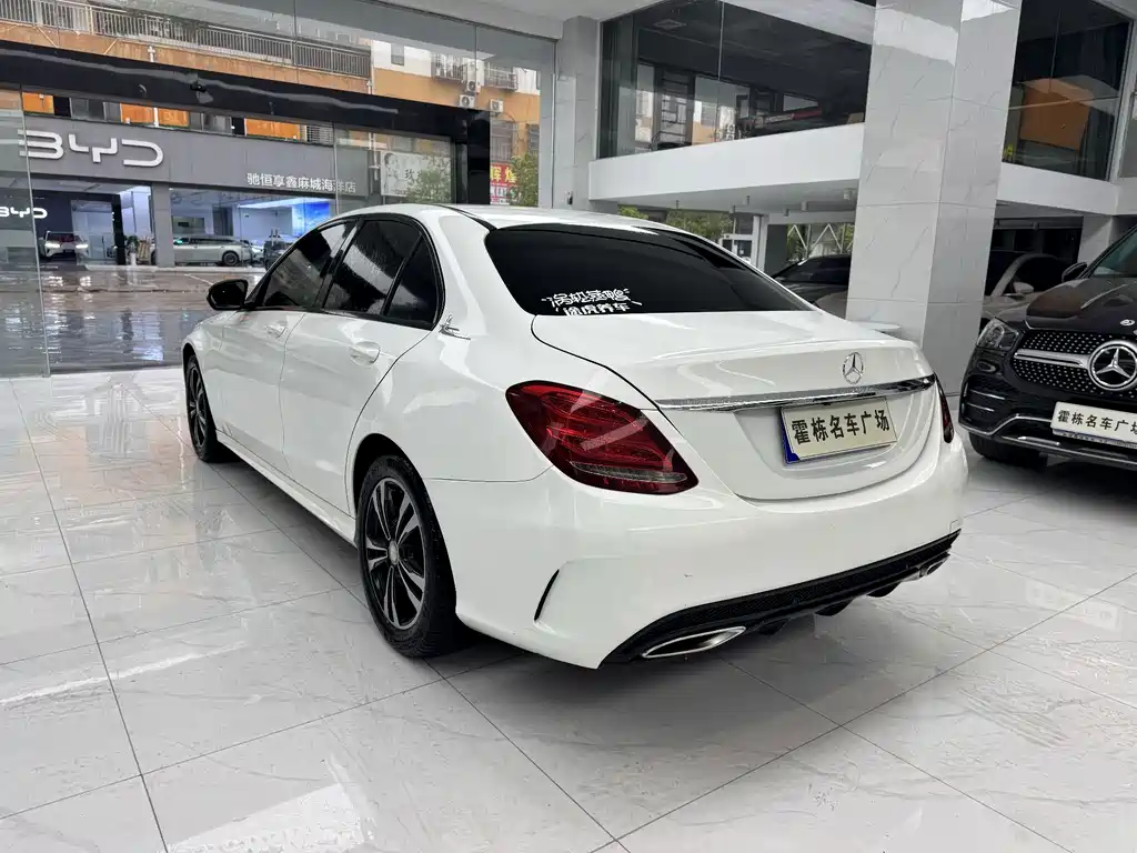Mercedes-Benz C-Class — миниатюра 6