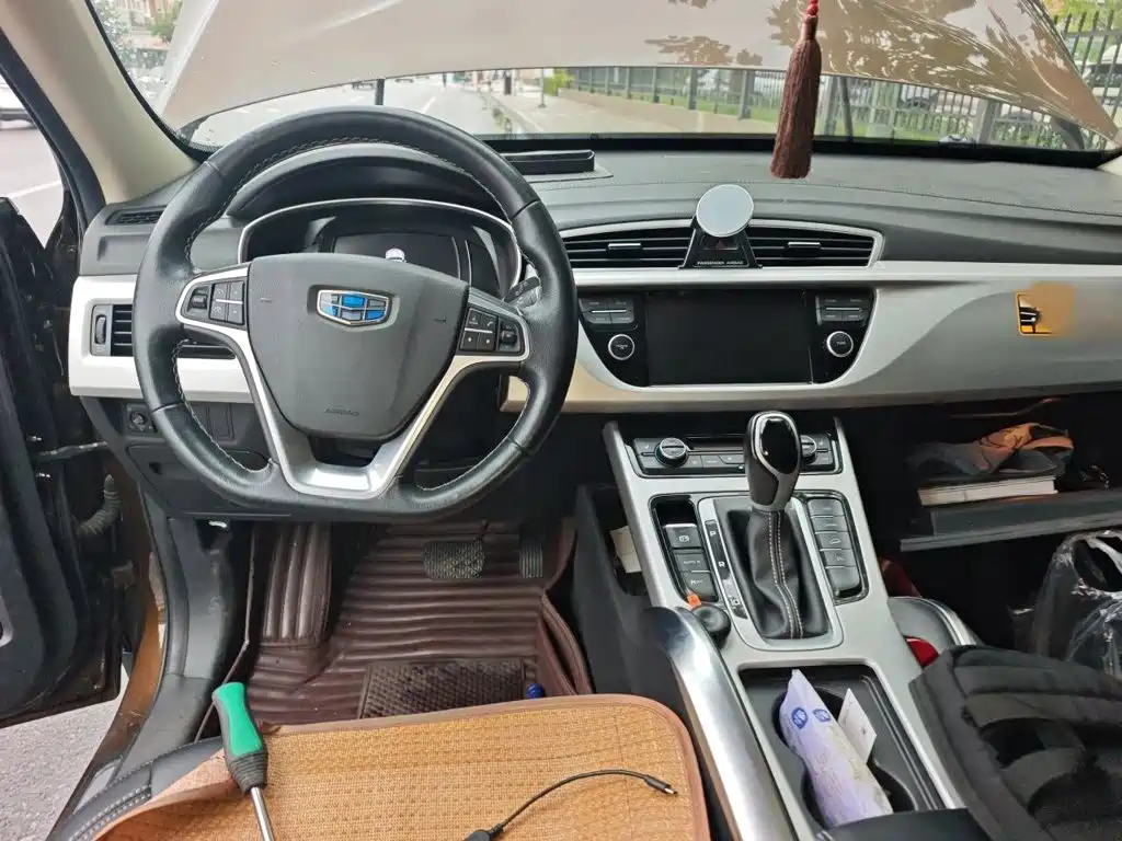 Geely Boyue — миниатюра 13