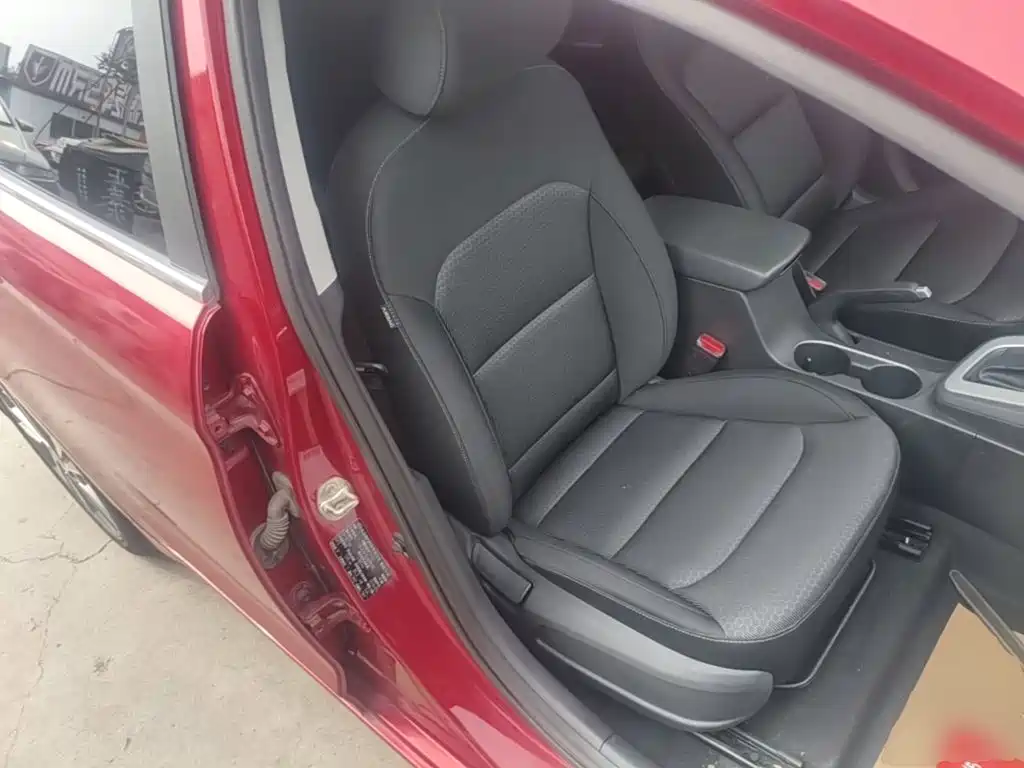 Hyundai Elantra — миниатюра 25