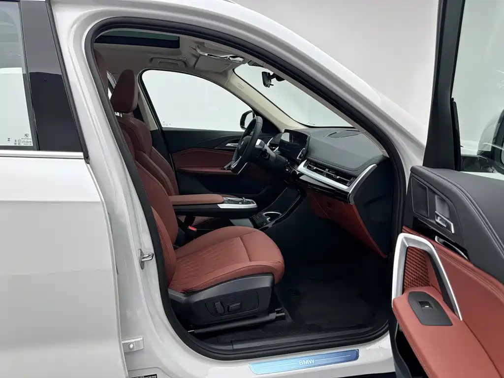 BMW iX1 — миниатюра 17