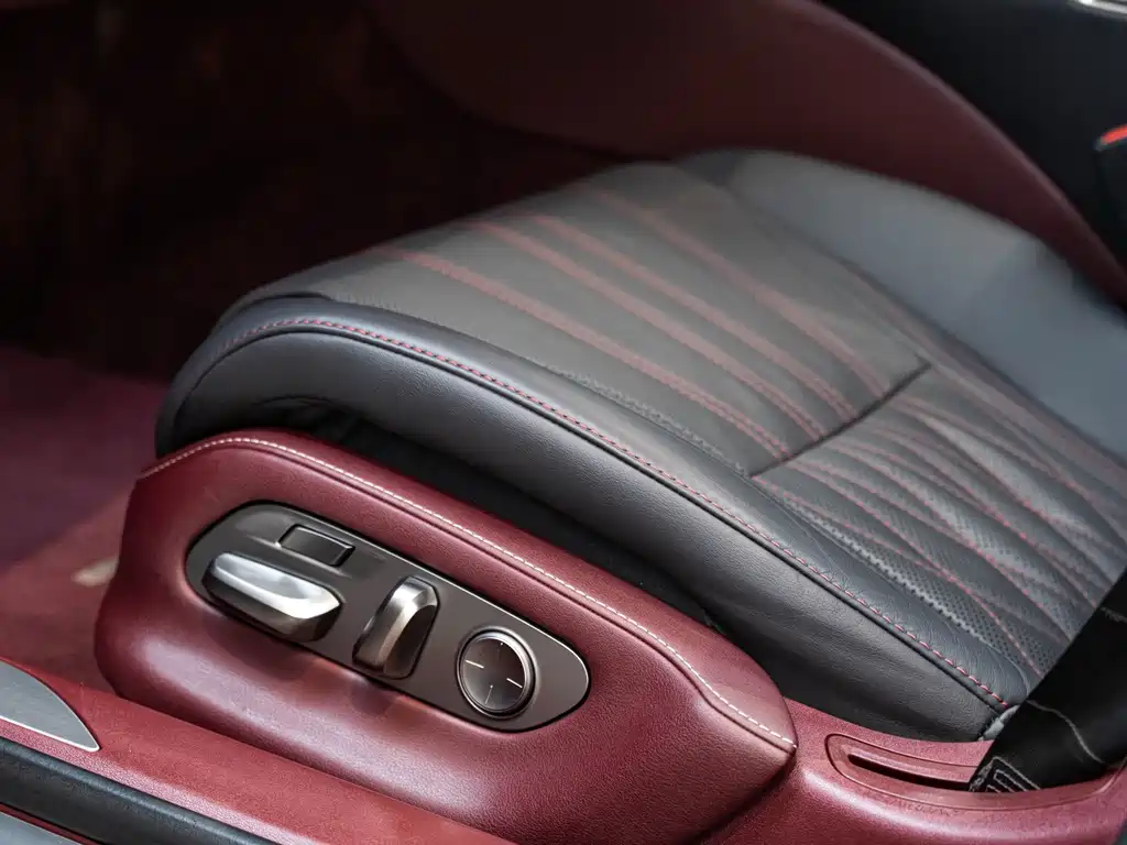Lexus LS — миниатюра 22