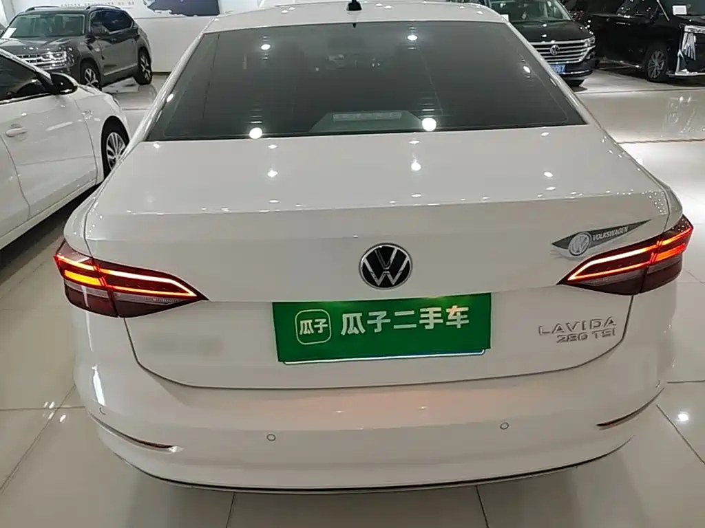 Volkswagen Lavida — миниатюра 6