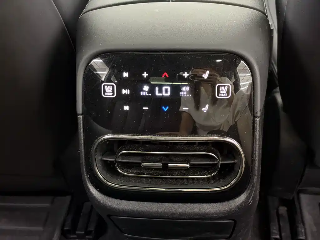 Leapmotor Leapmotor C01 — миниатюра 12