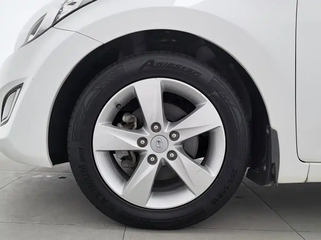 Hyundai Elantra Langdong — миниатюра 17