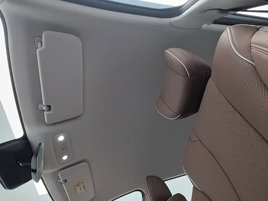 Wuling Xingguang L — миниатюра 14