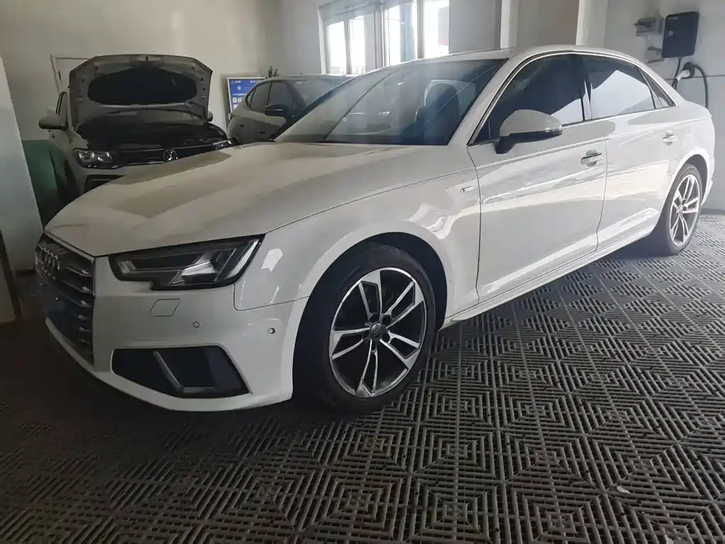 Audi A4L 2020